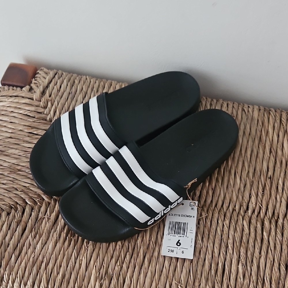 Adidas Black and White Slide Sandals Size 6 Nwt